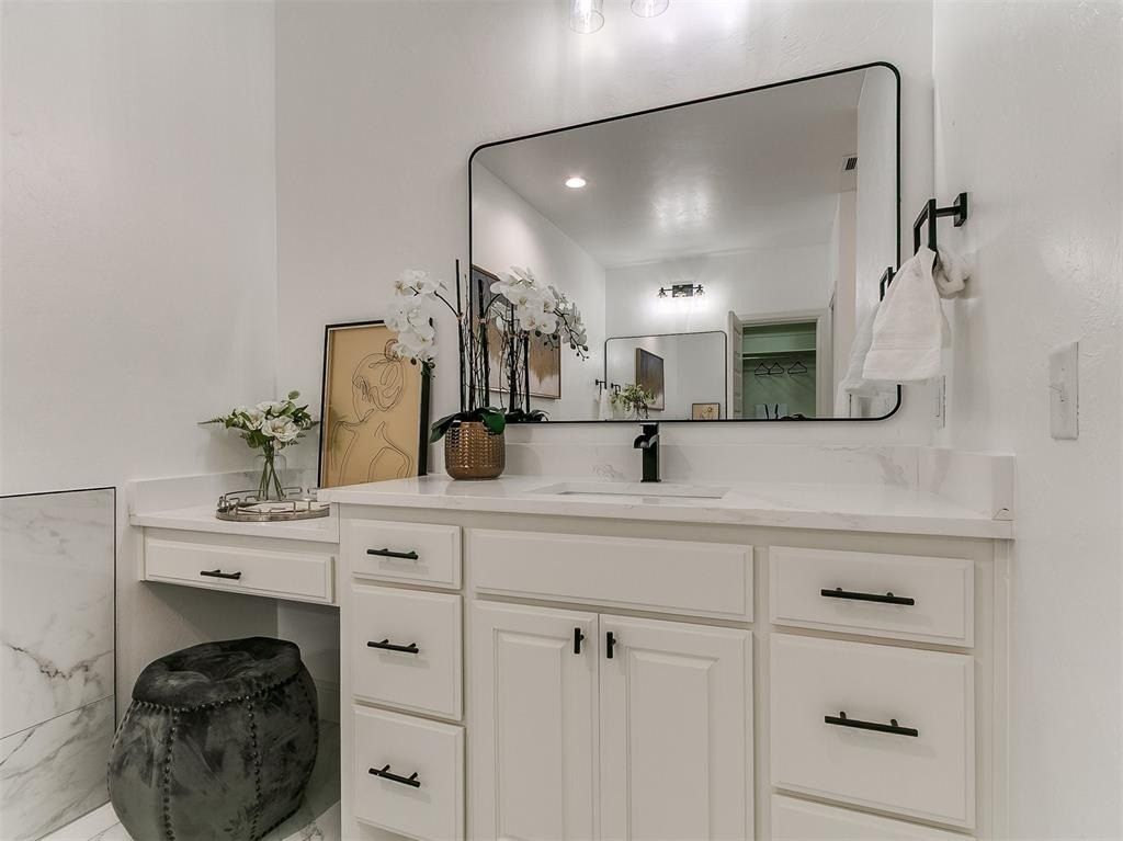 15813 Langley Way. Edmond, OK 73013