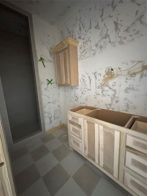 9401 Far Hills Court. Edmond, OK 73034