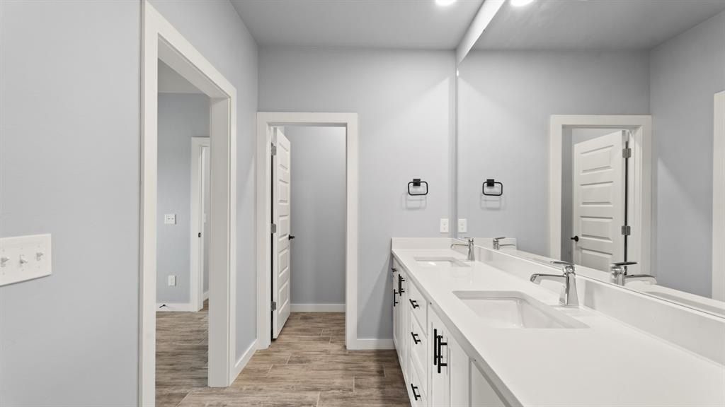 520 Kearny Lane. Yukon, OK 73099