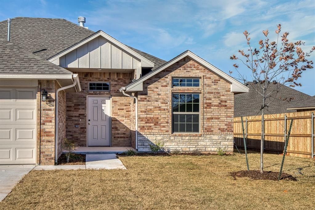 1927 W Flintlock Way. Mustang, OK 73064