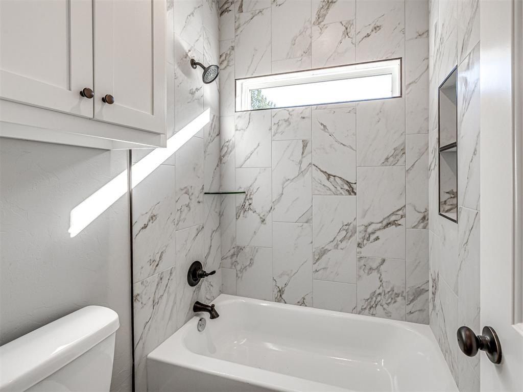 990580 Hickory Grove Trail. Harrah, OK 73045