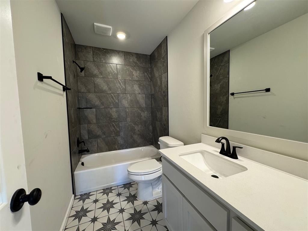 10733 Painted Turtle Way. Midwest City, OK 73130