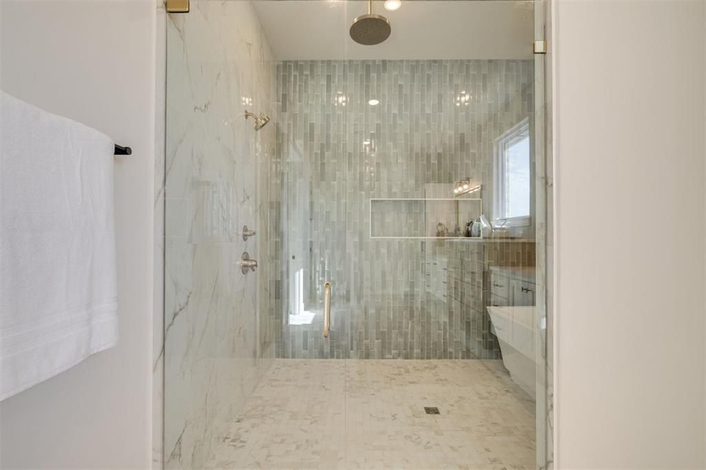 4016 Stone Hollow Lane. Edmond, OK 73034