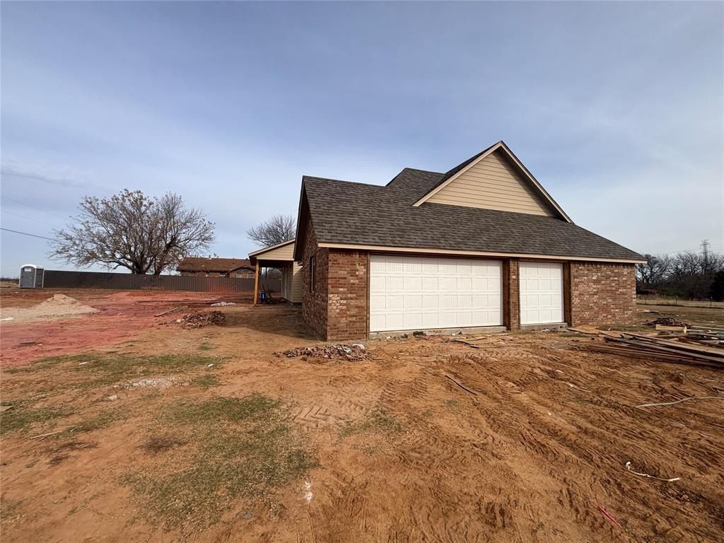9676 Bryan Road. Meeker, OK 74855