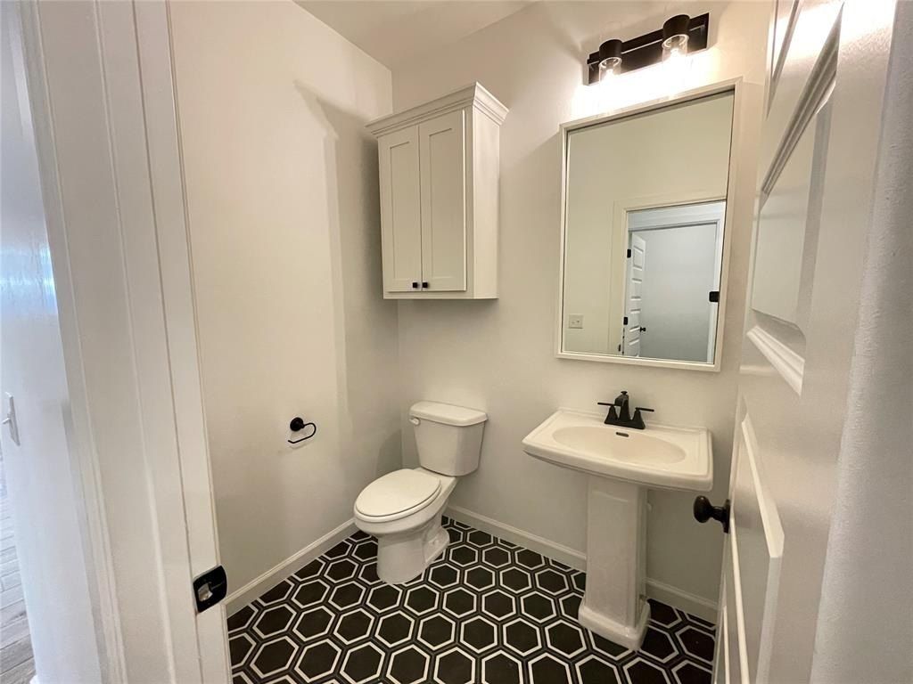 2317 E Preserve Edge Drive. Edmond, OK 73034