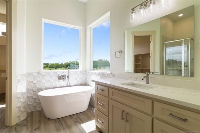 211 Vaughn Lane. Calera, OK 74730