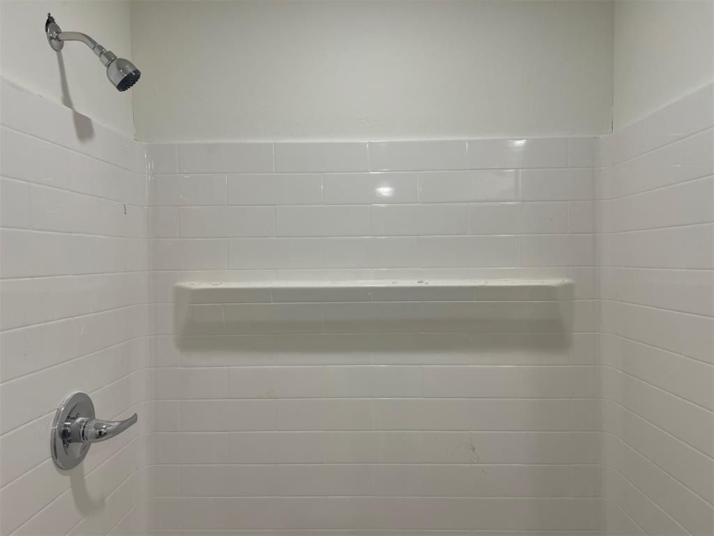 2061 Brush Creek Way. Newcastle, OK 73065