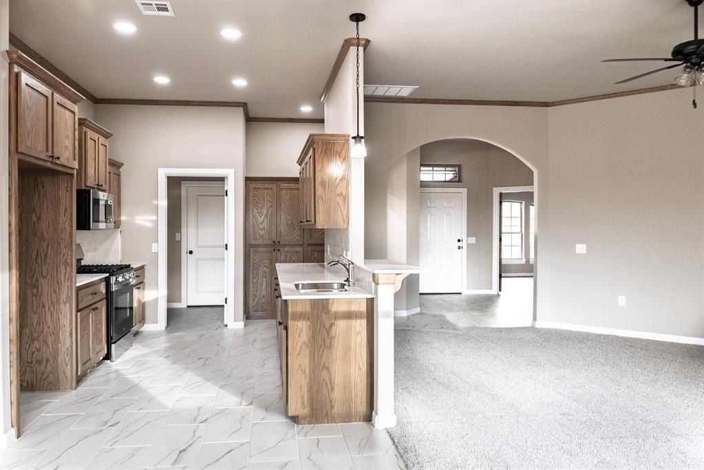 609 N Fox Way. Mustang, OK 73064