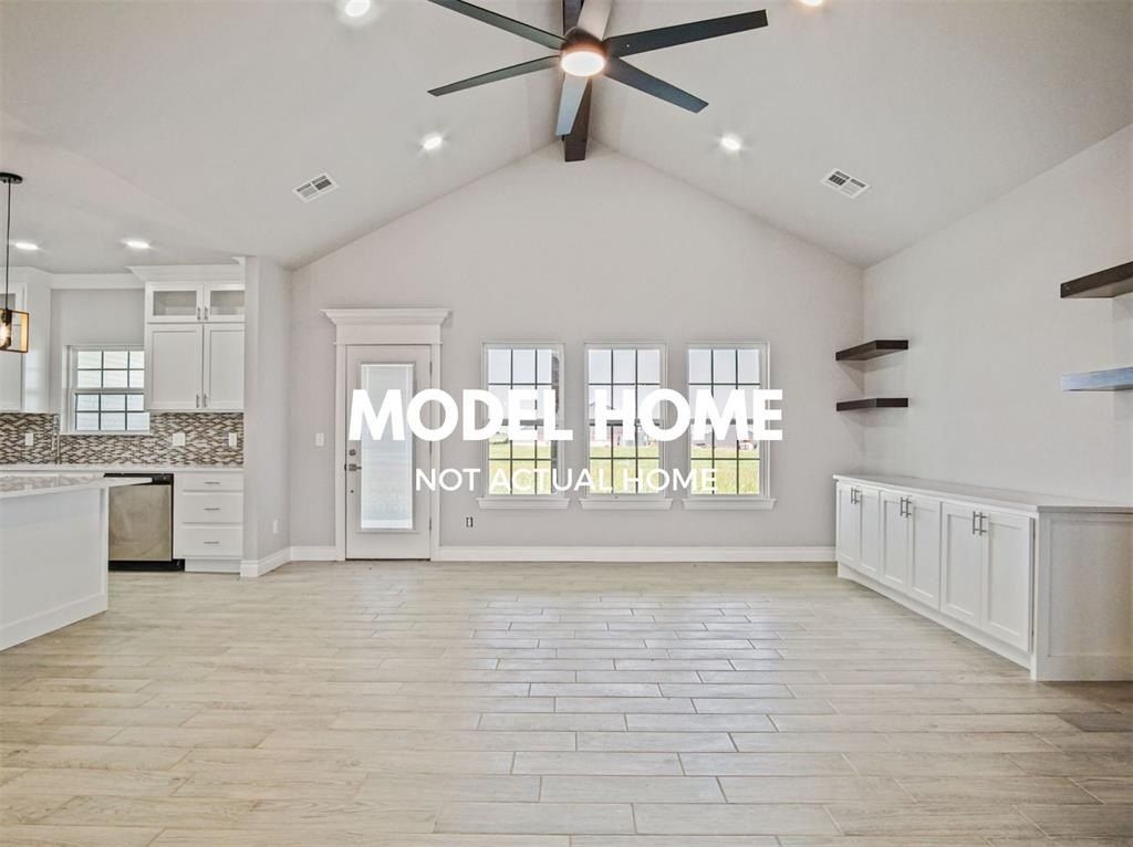 1199 Wolf Creek Drive. Blanchard, OK 73010