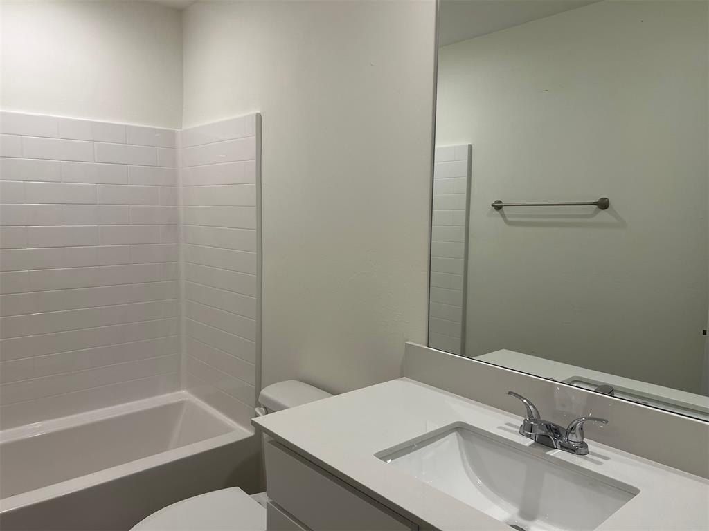 1751 Se 20Th Street. Newcastle, OK 73065