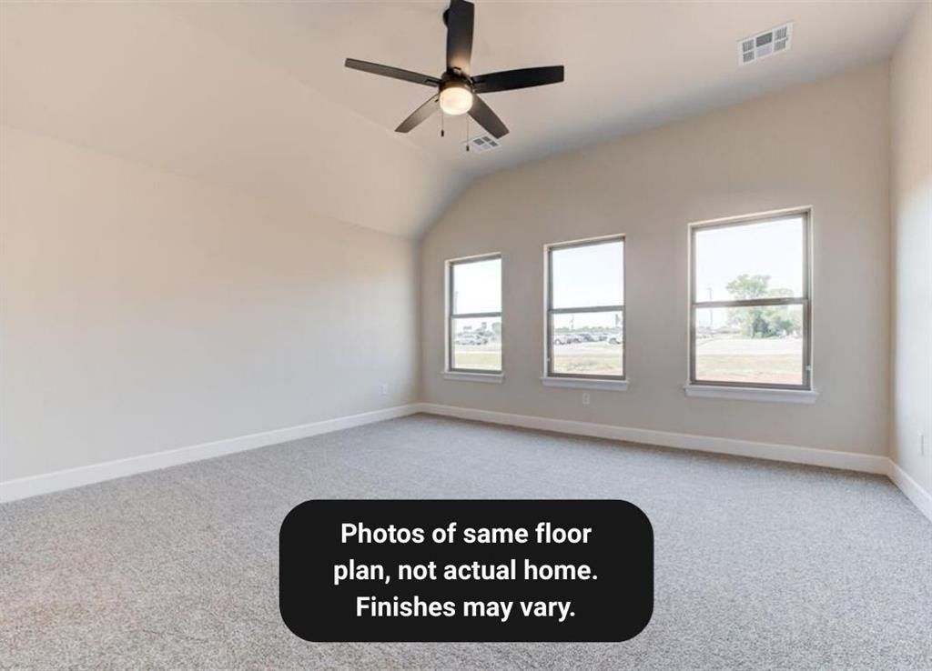 4901 Vine Cliff Road. Mustang, OK 73064