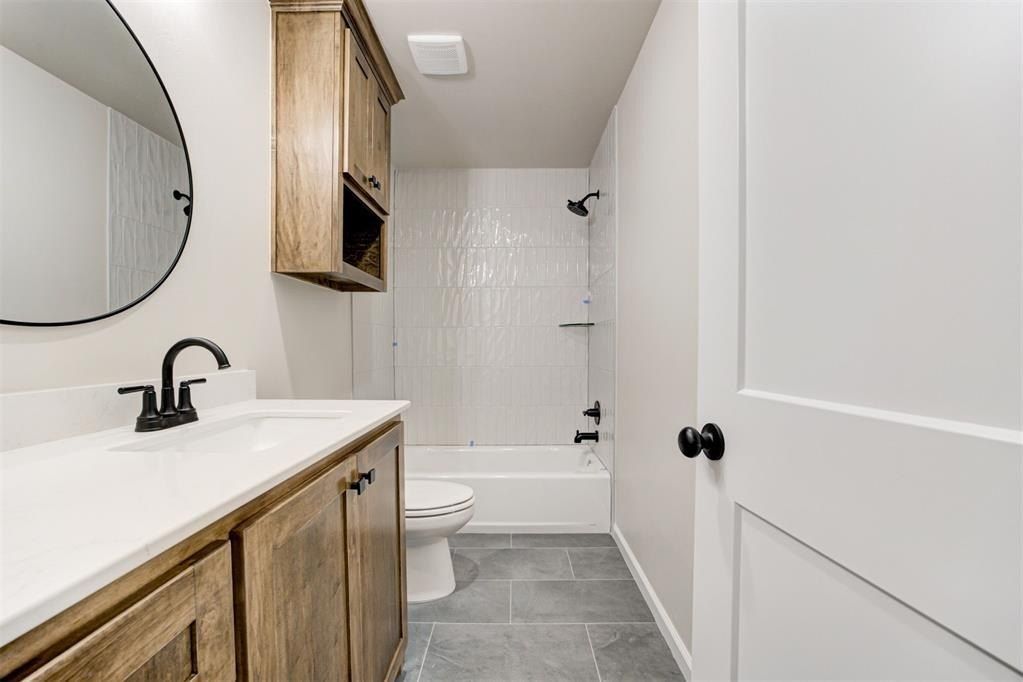 4609 Hambletonian Lane. Mustang, OK 73064