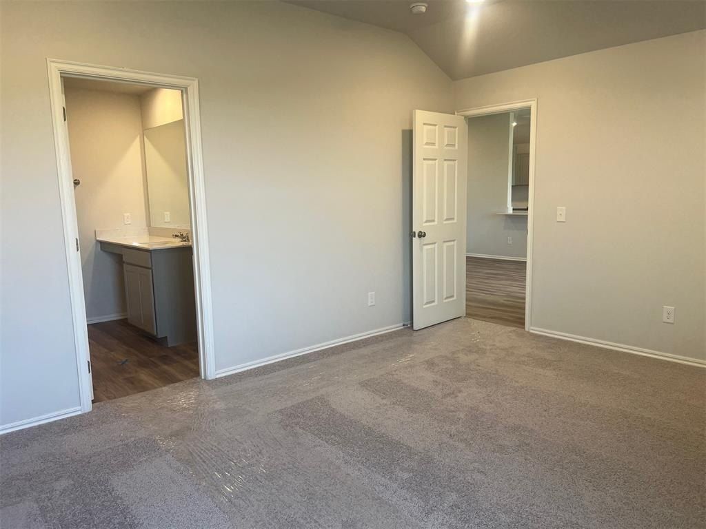 1212 E Ruger Lane. Mustang, OK 73064