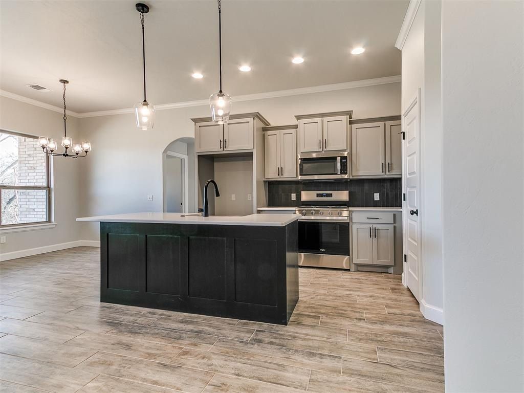 12204 Rockbed Drive. Yukon, OK 73099