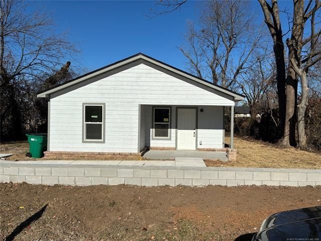 215 W Burnham Avenue. Sapulpa, OK 74066