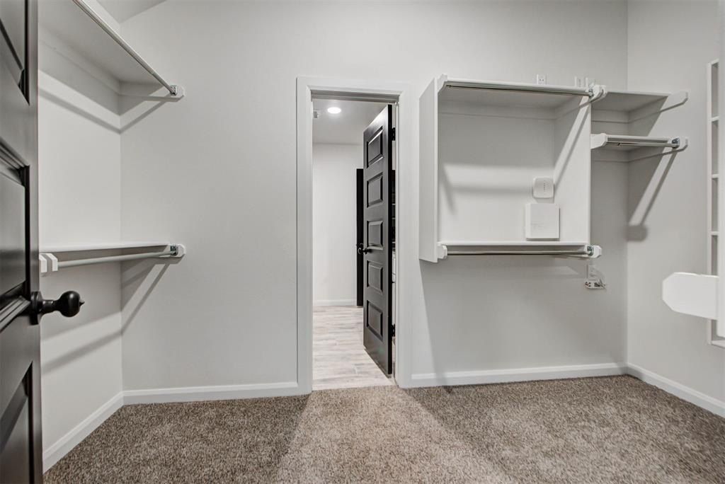 2004 W Flintlock Way. Mustang, OK 73064