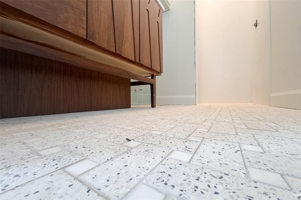 12301 Thelmas Way. Edmond, OK 73013