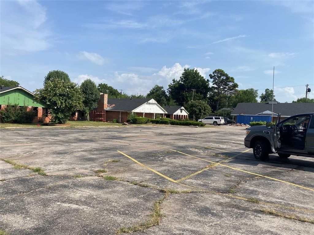 5512 S Western Avenue Unit 2. Oklahoma City, OK 73139