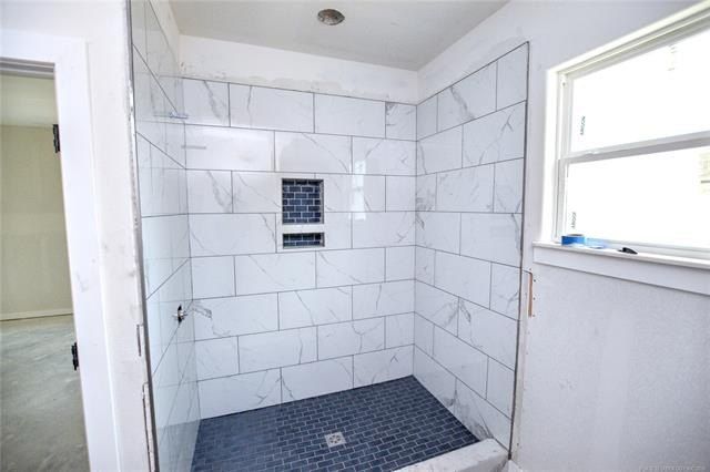 18834 W Hunters Court. Park Hill, OK 74451