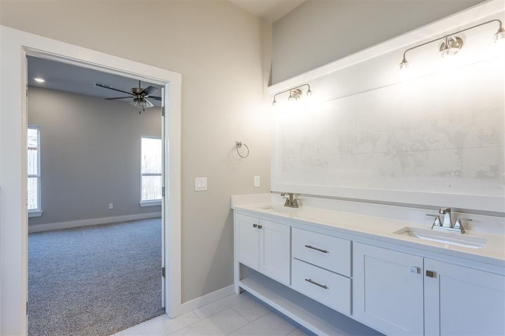 11016 Treemont Lane. Oklahoma City, OK 73162