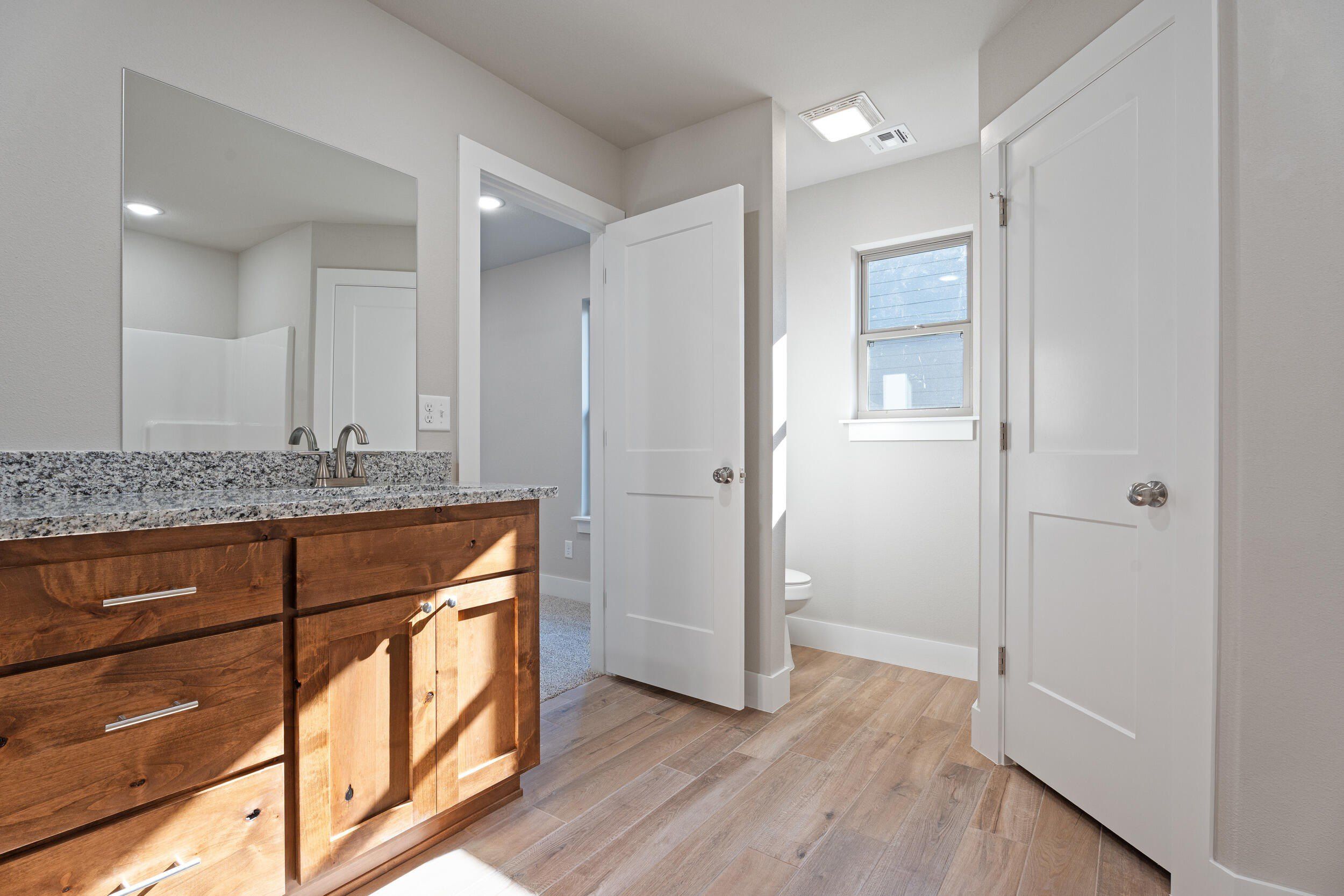 1002 Poplar Lane. Grove, OK 74344