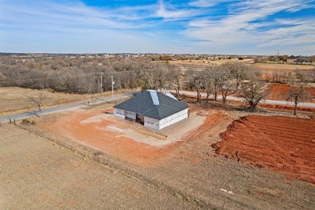 2200 Winter Ridge Road. Blanchard, OK 73010