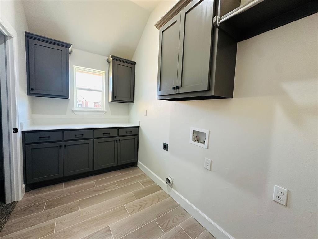 2915 Summit Hollow Circle. Norman, OK 73071