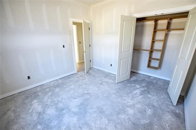 18864 W Hunters Court. Park Hill, OK 74451