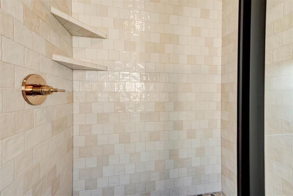 4825 Desert Willow Lane. Edmond, OK 73034