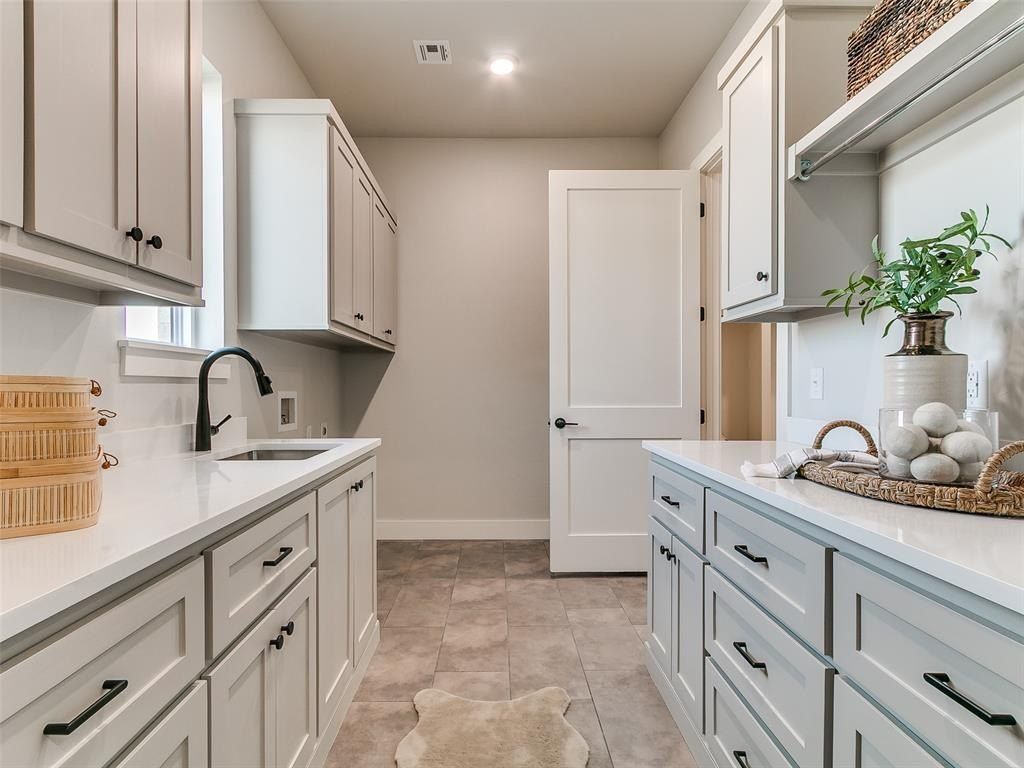 22645 Forester Lane. Edmond, OK 73025