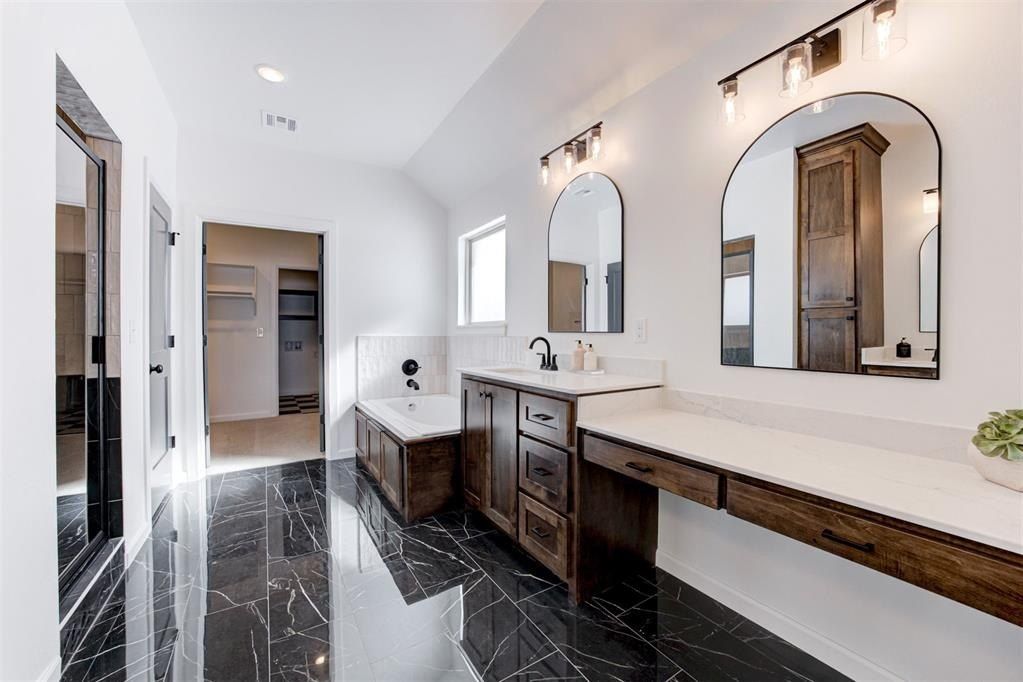 1311 Copper Ridge Circle. Piedmont, OK 73078