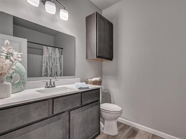 2807 Josie Circle. Midwest City, OK 73130