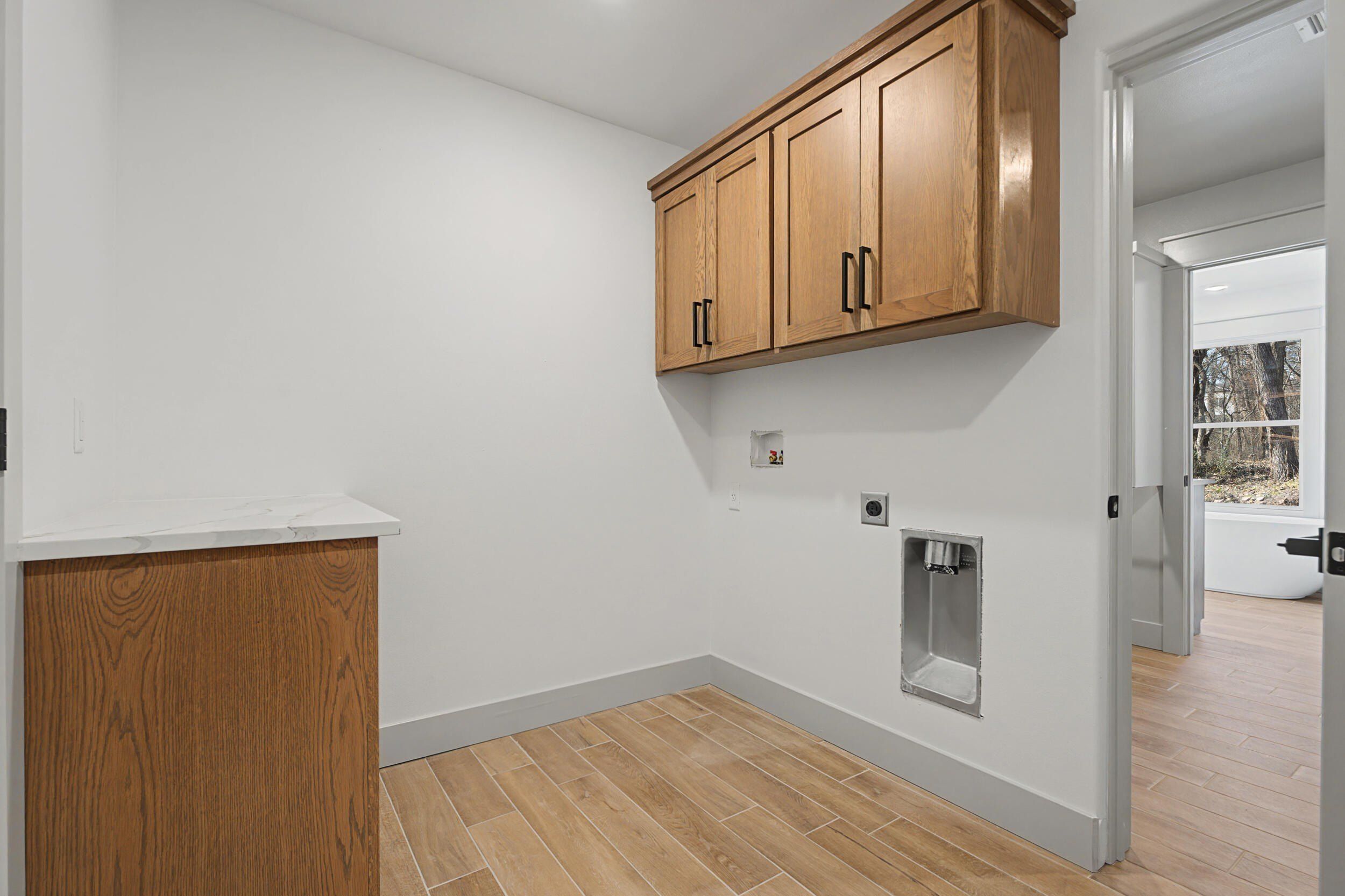 240 E 14Th Street. Grove, OK 74344