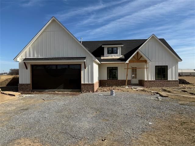 145 S 427 Road. Pryor, OK 74361