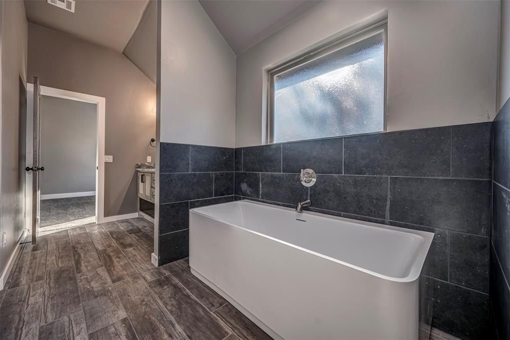 1110 County Street 2958. Tuttle, OK 73089