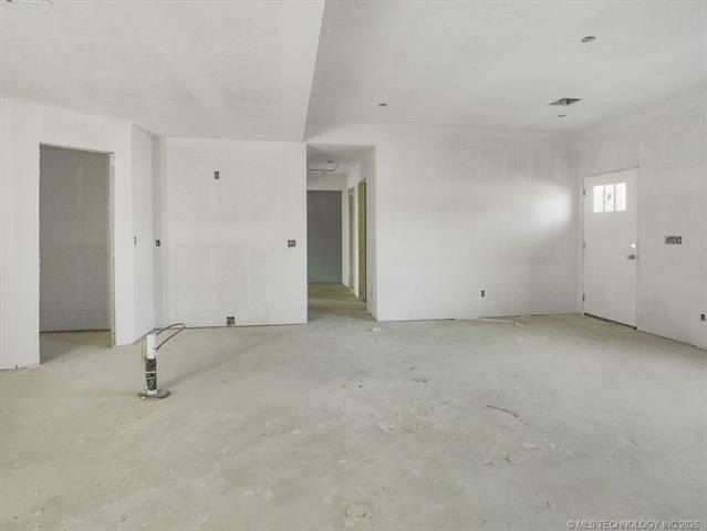 686 W 6Th Street. Atoka, OK 74525