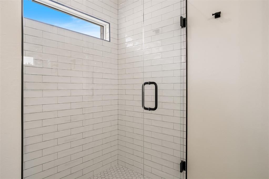 10140 Oakwood Drive. Edmond, OK 73025