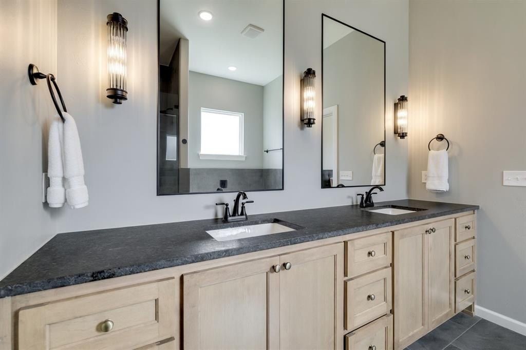 8110 Goldfinch Drive. Guthrie, OK 73044