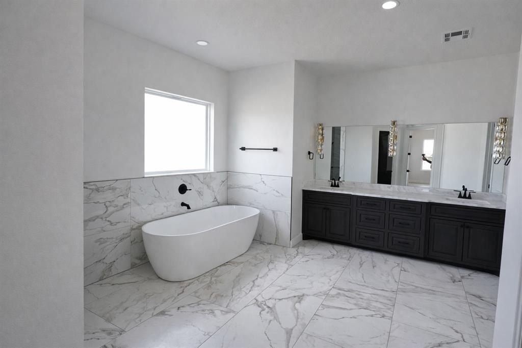 10601 Secretariat Drive. Mustang, OK 73064