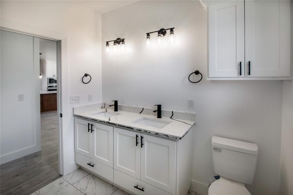 1198 Wolf Creek Drive. Blanchard, OK 73010