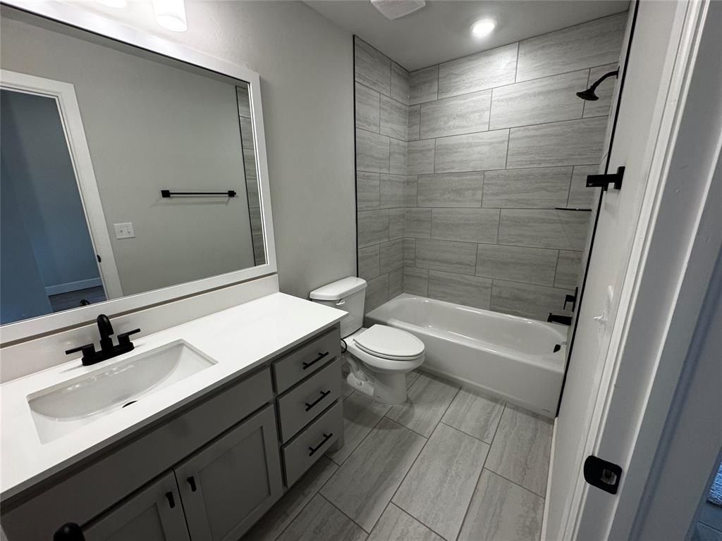 1312 Lighthorsemen Way. Choctaw, OK 73020