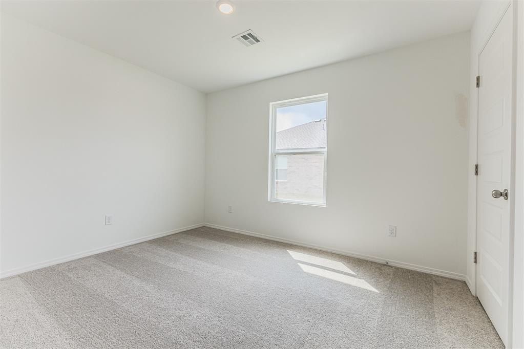 608 Hillsboro Drive. Noble, OK 73068