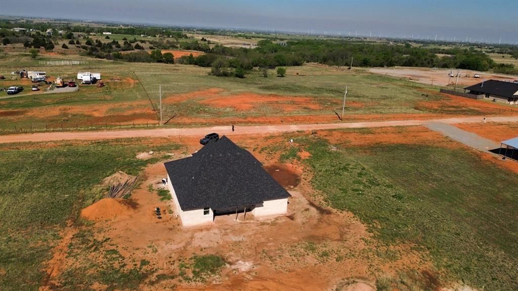 1321 Chisolm Trail Lane. Tuttle, OK 73089