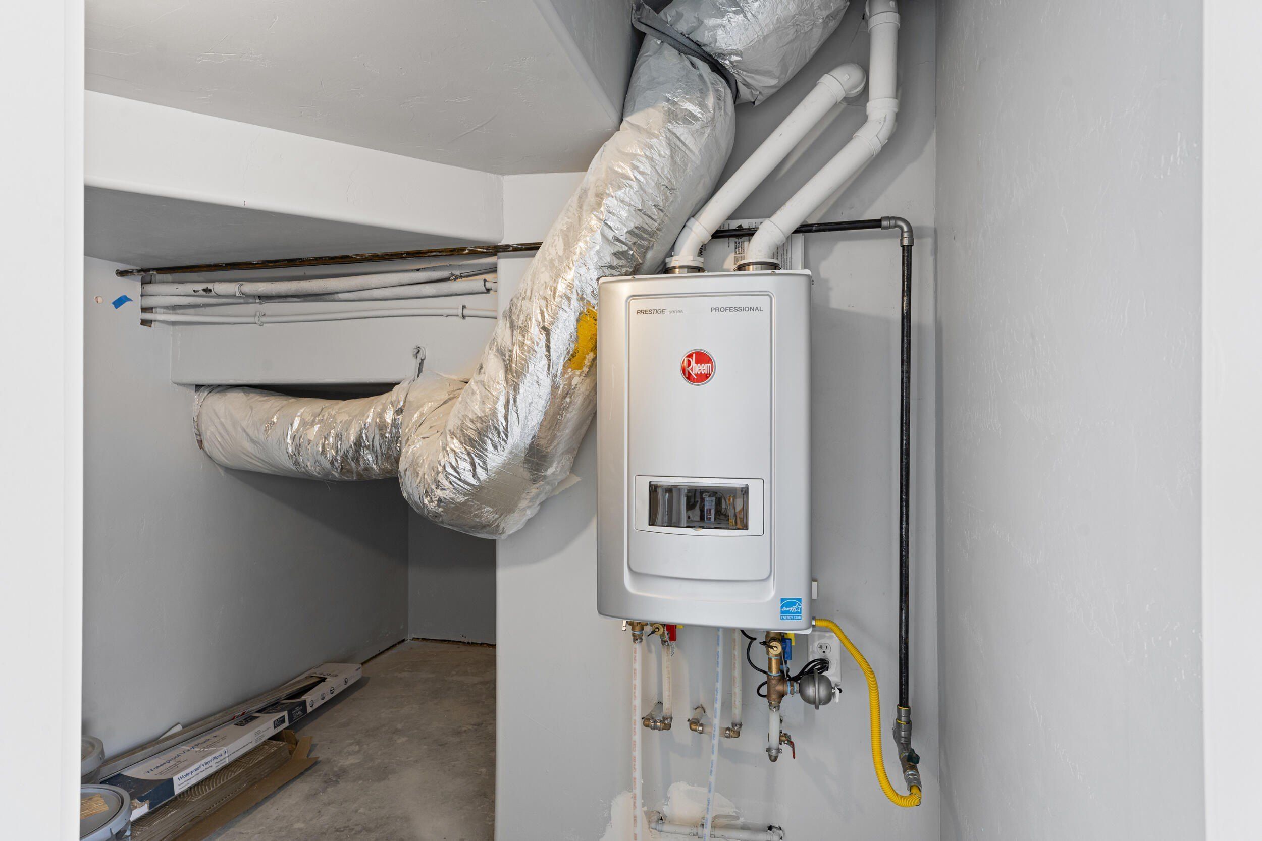 1664 Pinoak Street. Grove, OK 74344