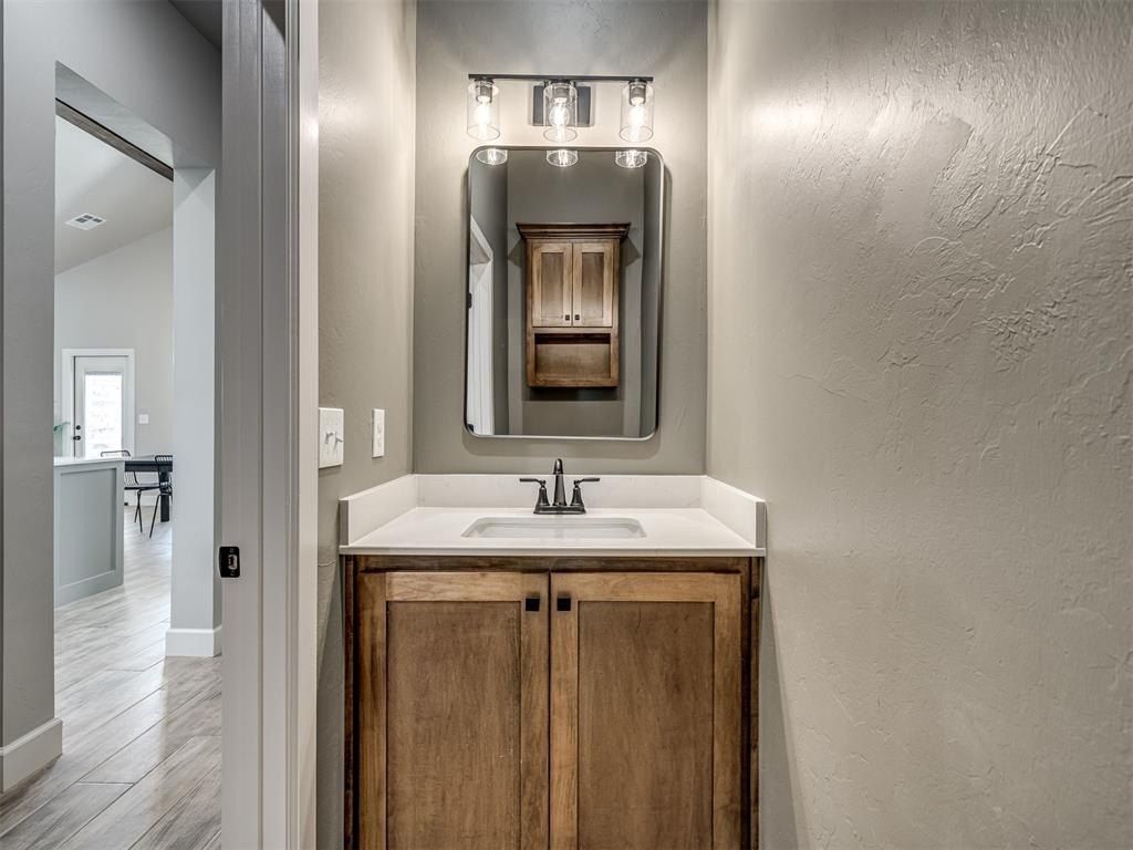 1194 Copper Ridge Circle. Piedmont, OK 73078