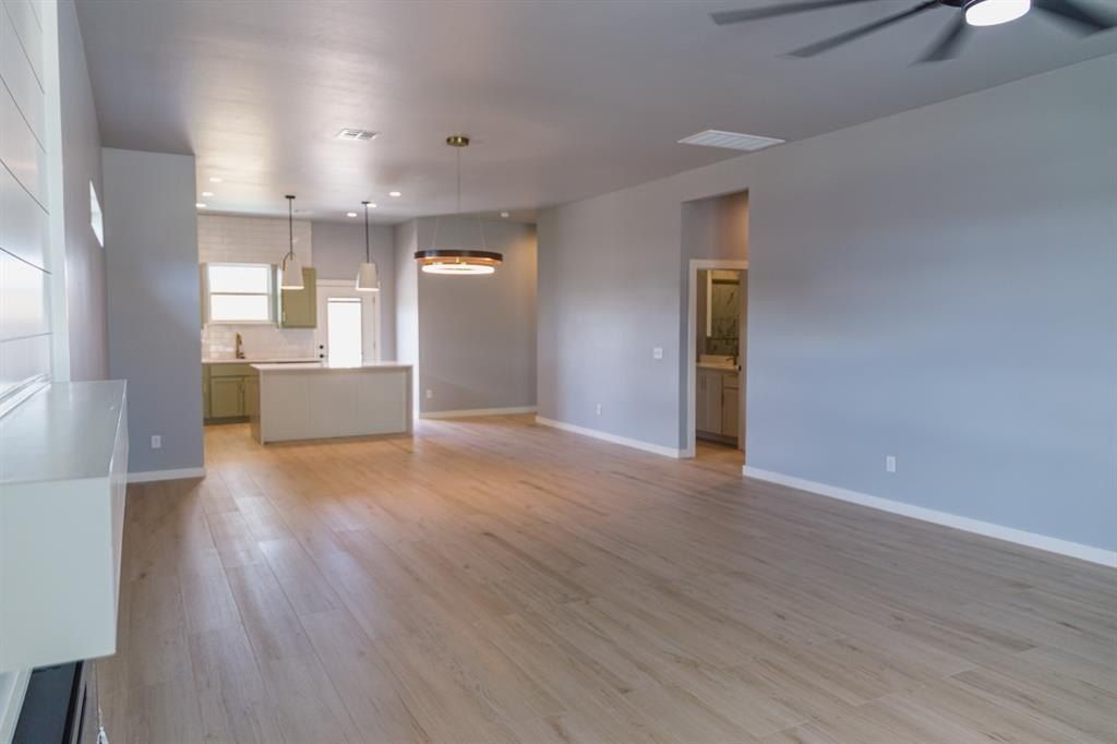 905 S Howard Avenue. Moore, OK 73160