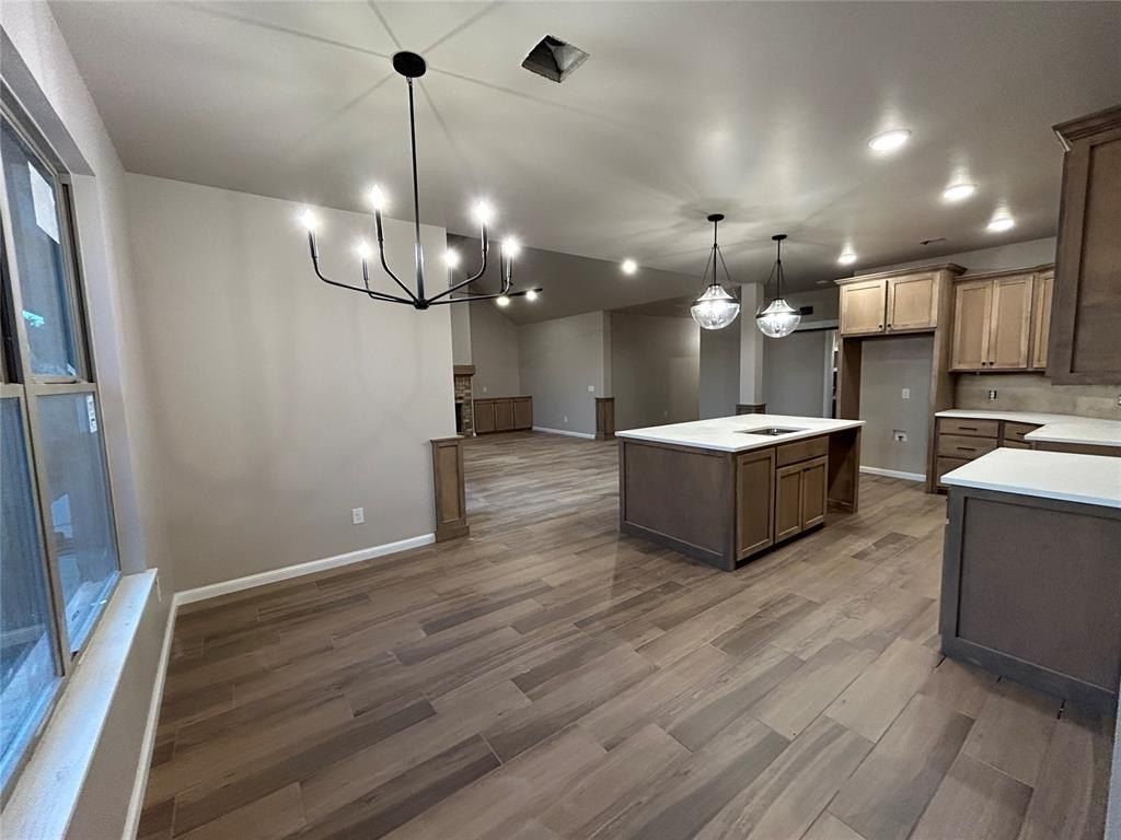 2029 Aminas Way. Yukon, OK 73099