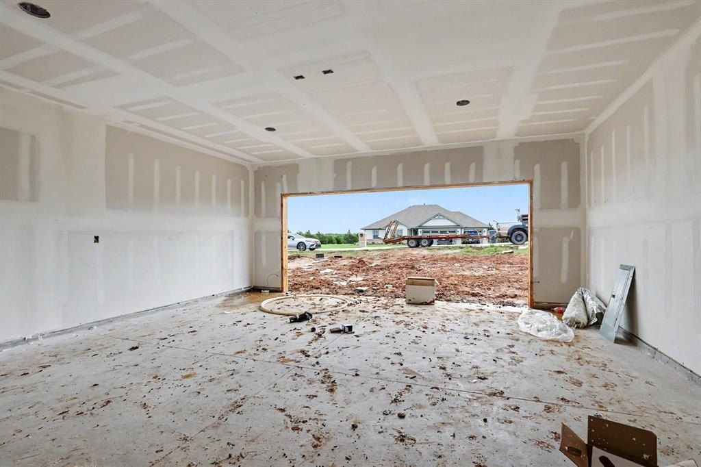 106 N Willow Grove Lane. Shawnee, OK 74804