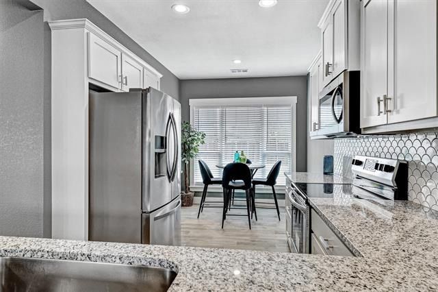 1178 Wild Indigo Circle. Calera, OK 74730