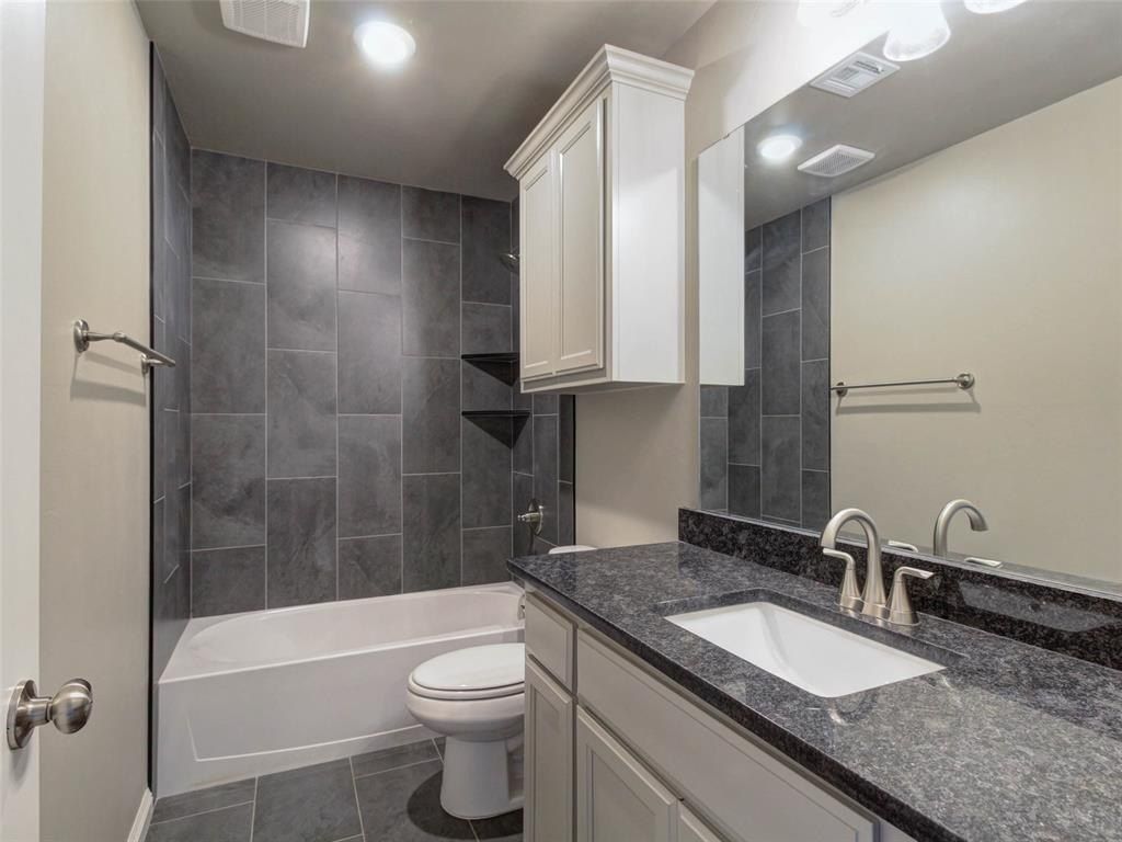 8681 Oak Tree Circle. Edmond, OK 73025
